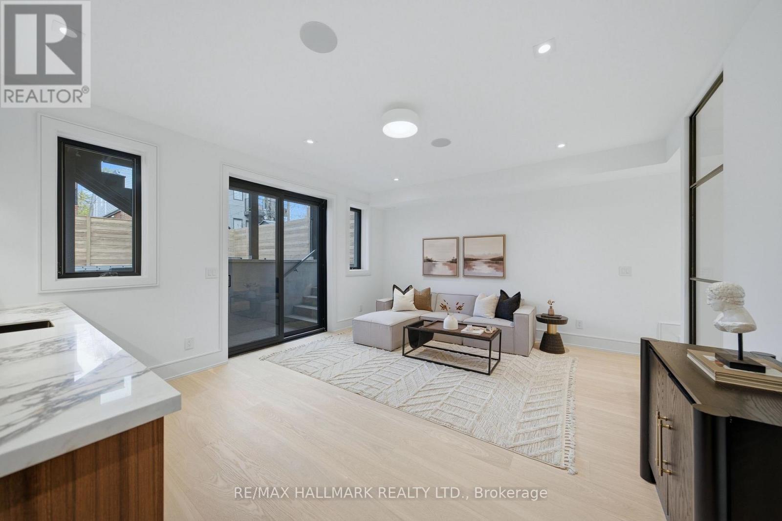 10 Leroy Avenue, Toronto, Ontario  M4J 4G7 - Photo 41 - E13085890
