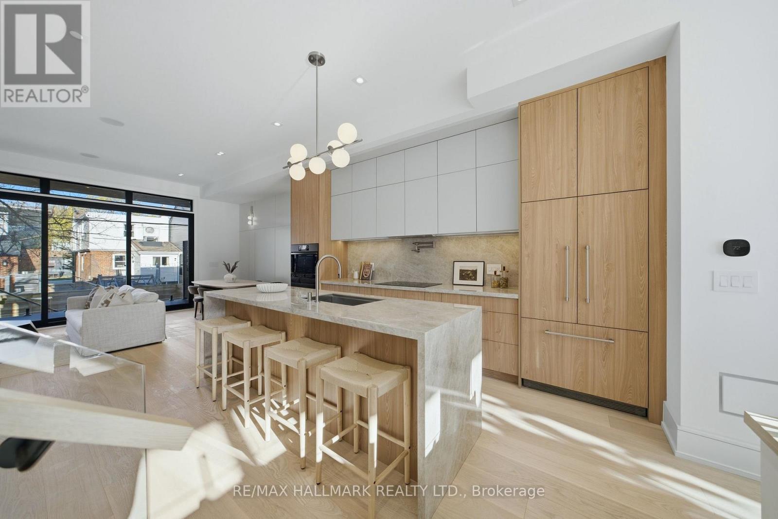 10 Leroy Avenue, Toronto, Ontario  M4J 4G7 - Photo 10 - E13085890