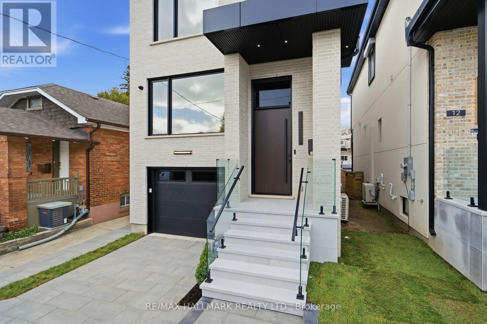 10 Leroy Avenue, Toronto, Ontario  M4J 4G7 - Photo 4 - E13085890
