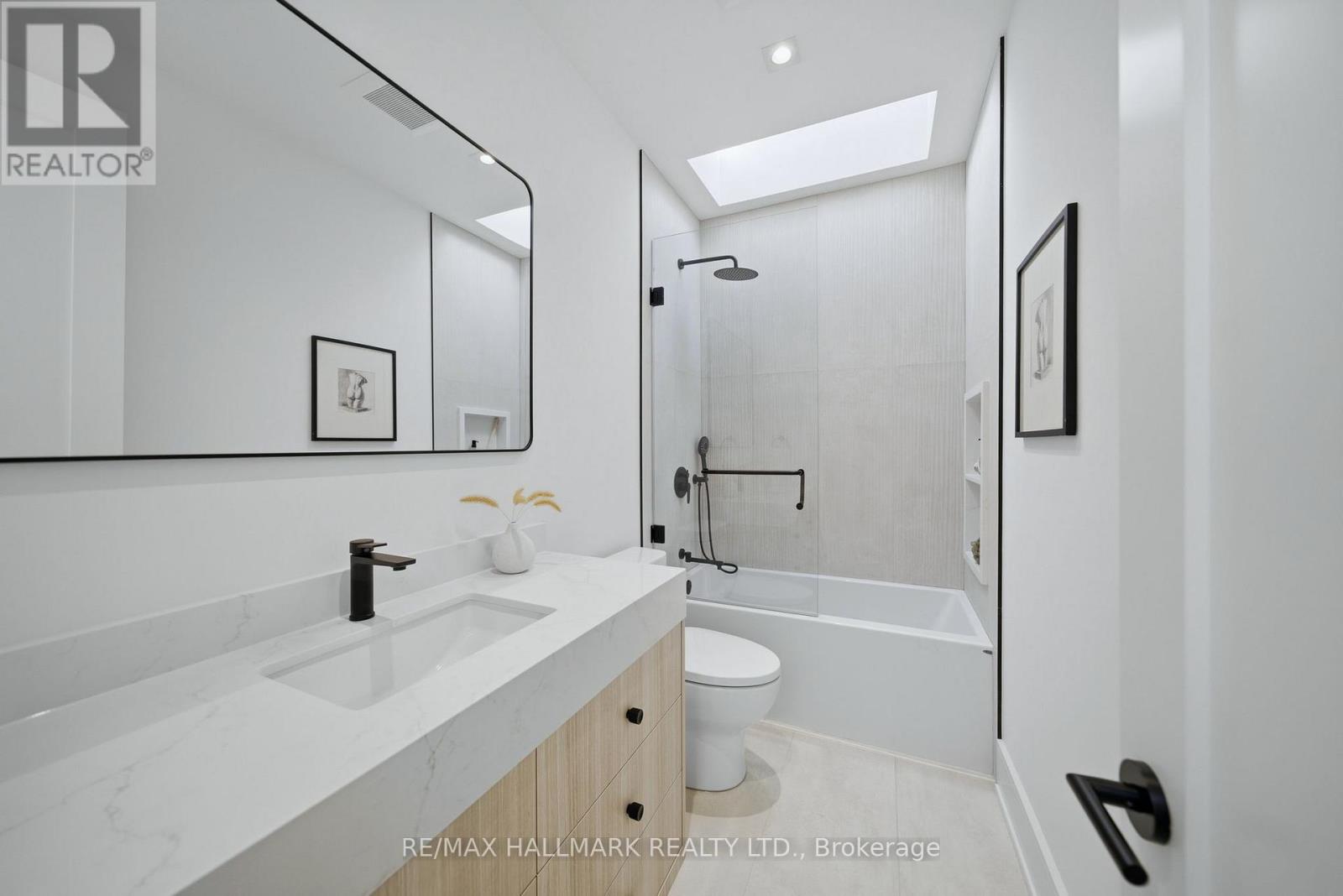 10 Leroy Avenue, Toronto, Ontario  M4J 4G7 - Photo 36 - E13085890