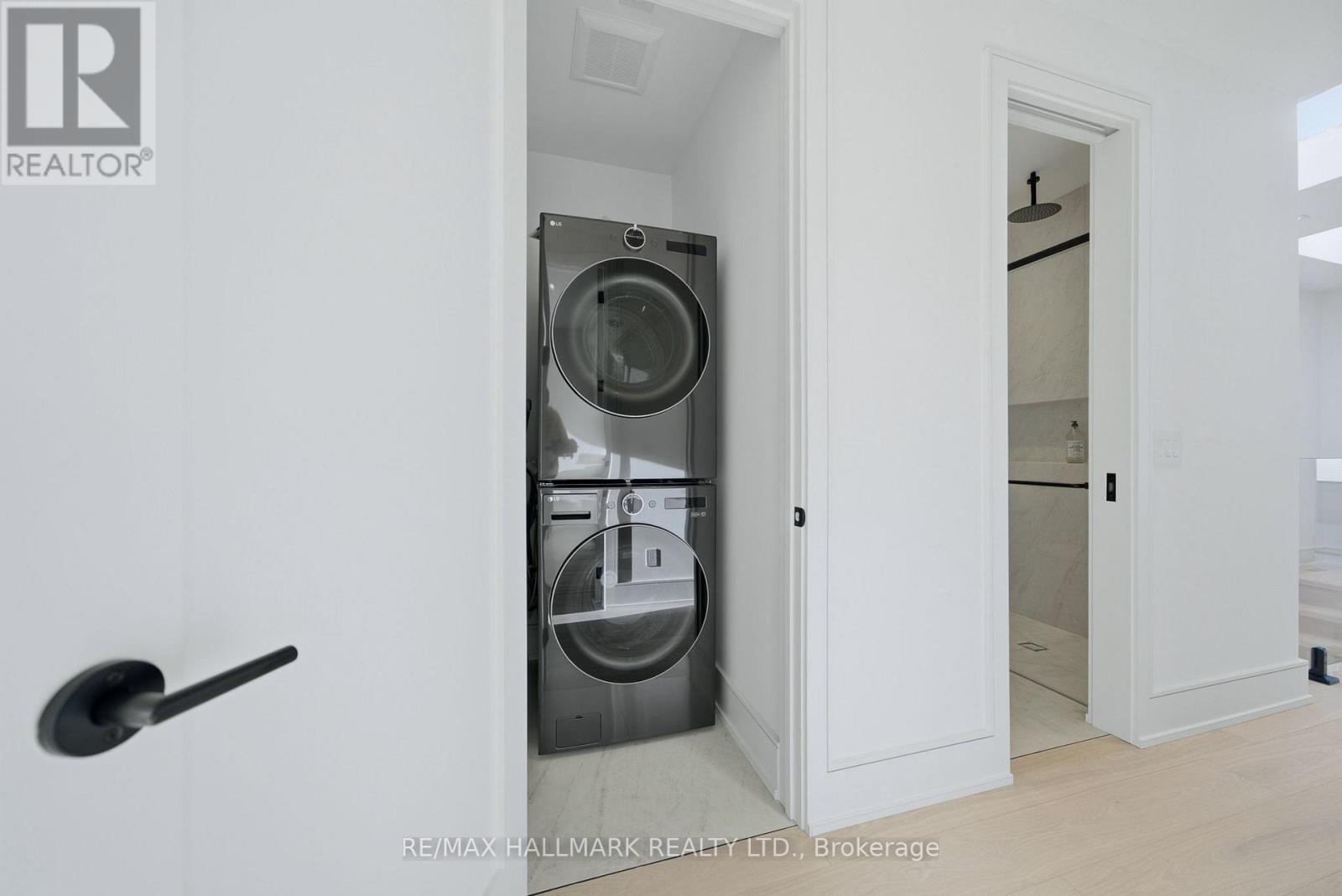 10 Leroy Avenue, Toronto, Ontario  M4J 4G7 - Photo 37 - E13085890