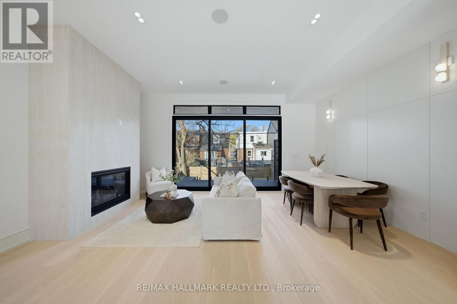 10 Leroy Avenue, Toronto, Ontario  M4J 4G7 - Photo 17 - E13085890