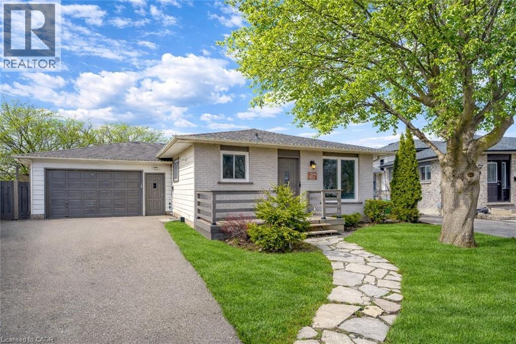 72 ST JEROME Crescent, Kitchener, Ontario
