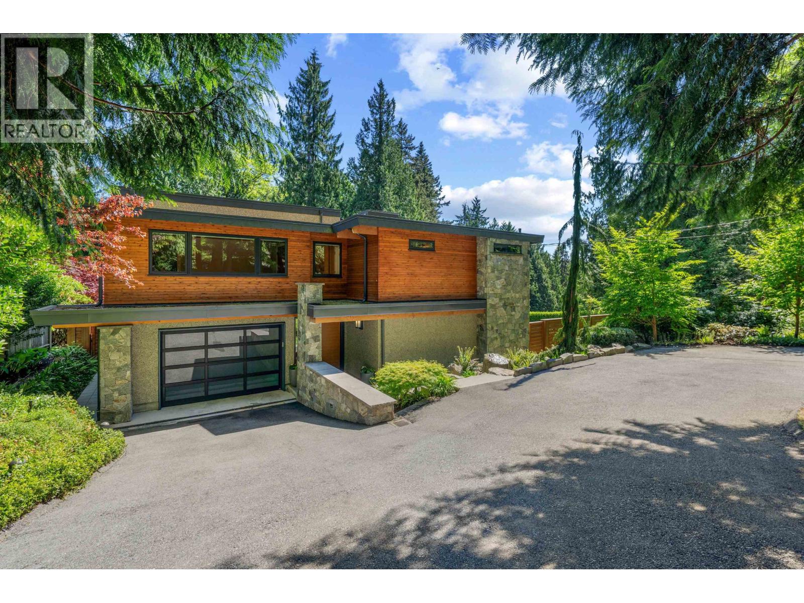 6184 EASTMONT DRIVE, West Vancouver, British Columbia