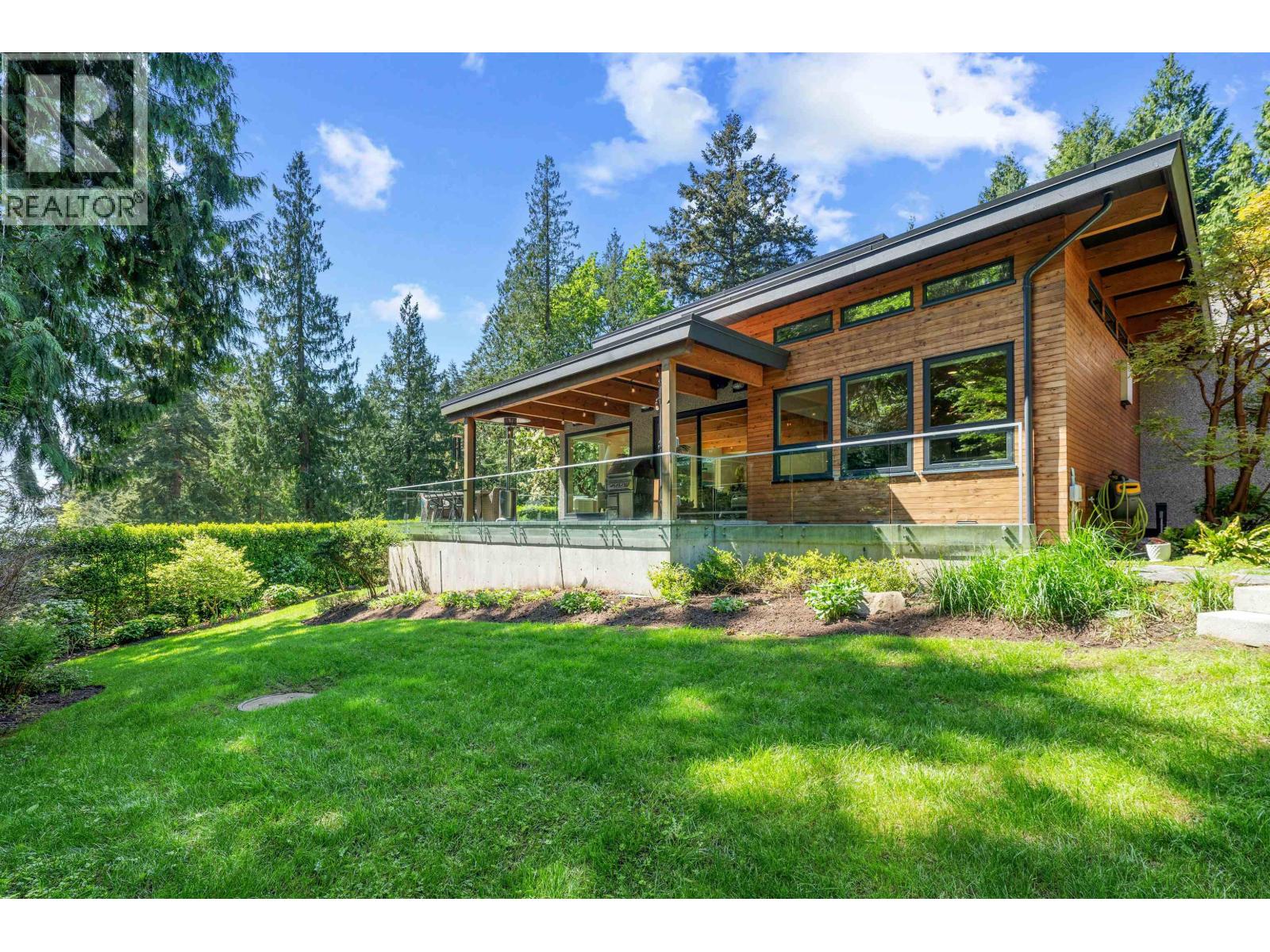 6184 Eastmont Drive, West Vancouver, British Columbia  V7W 1X3 - Photo 37 - R3119597