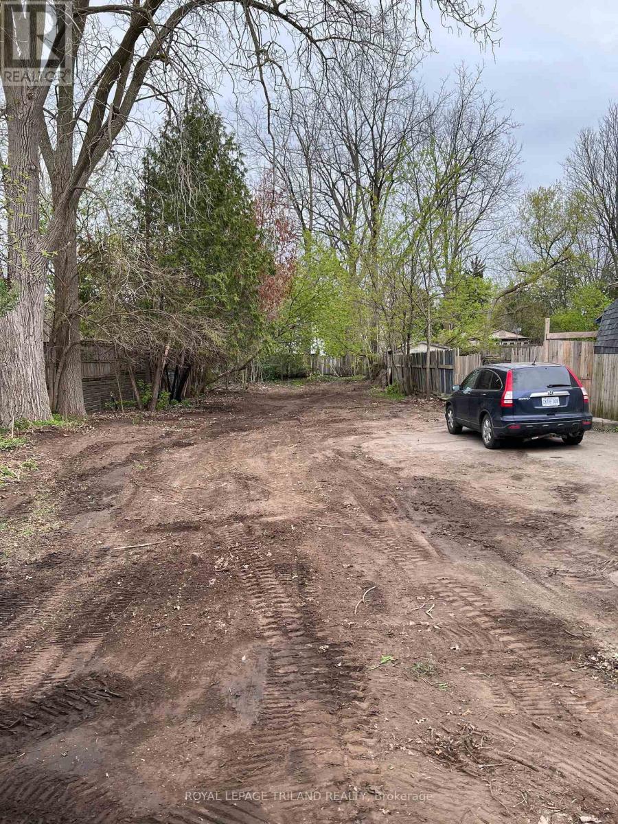 121 RIVERSIDE DRIVE, London North, Ontario