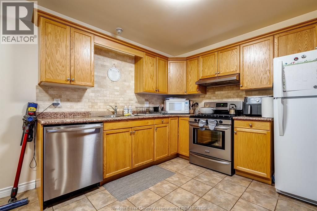 4244 Showdown Avenue, Windsor, Ontario  N9G 3B1 - Photo 7 - 26010160