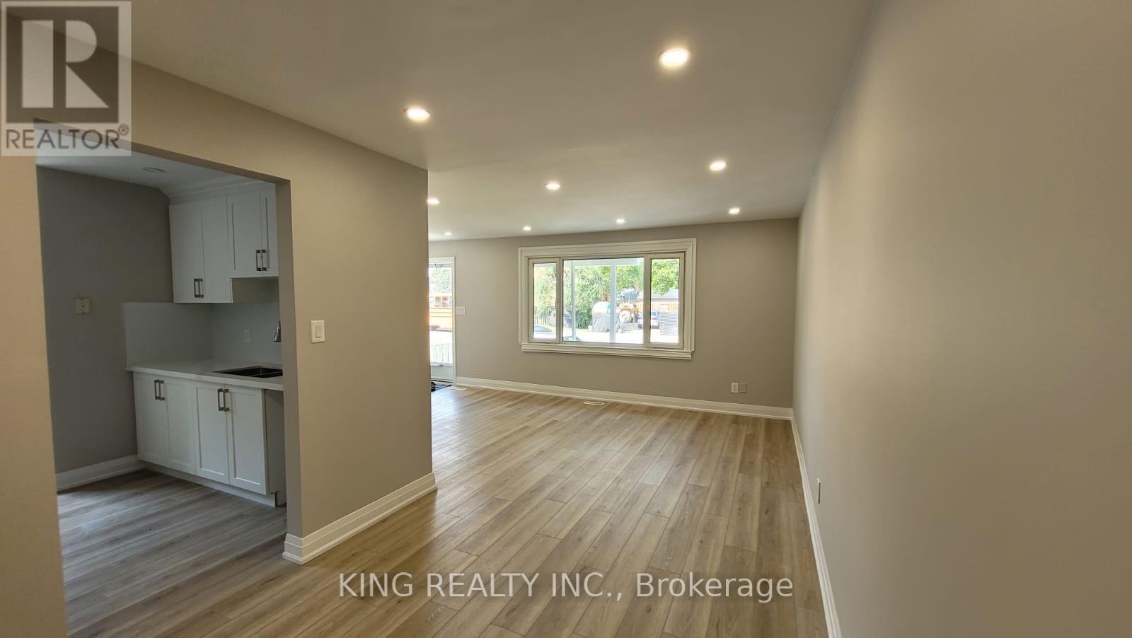 71 Mcmurchy Avenue S, Brampton, Ontario  L6Y 1Y7 - Photo 3 - W13086132