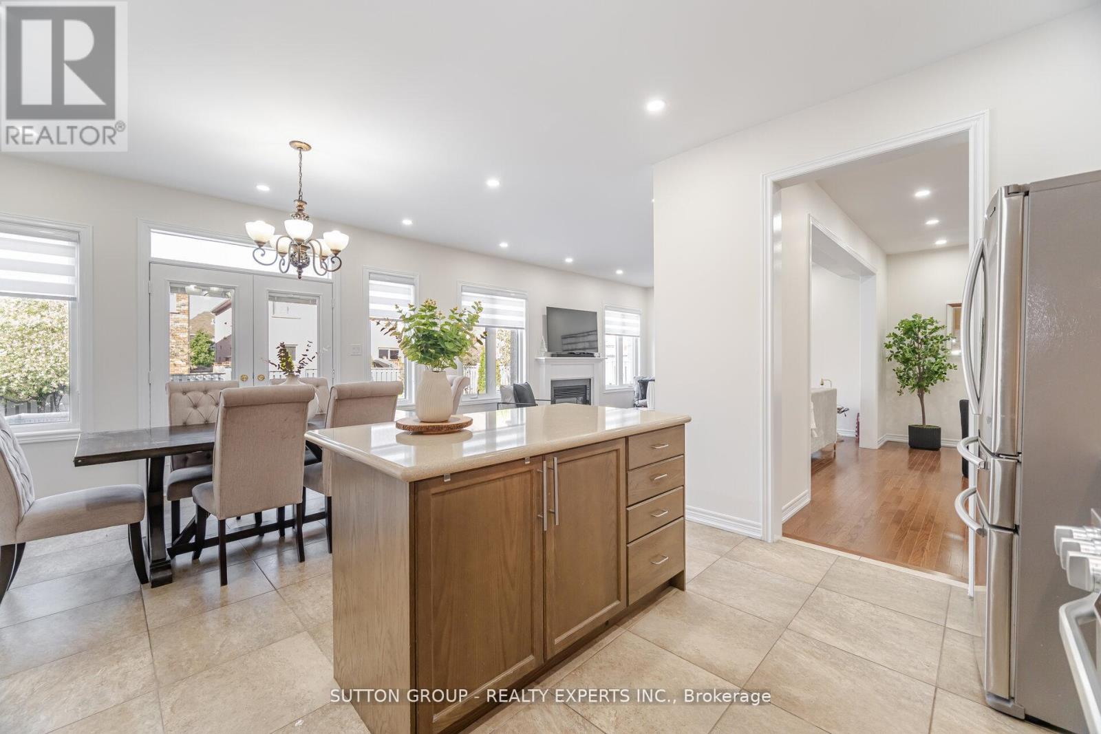 Upper - 5 Freedom Oaks Trail, Brampton, Ontario  L6P 3L1 - Photo 15 - W13086154
