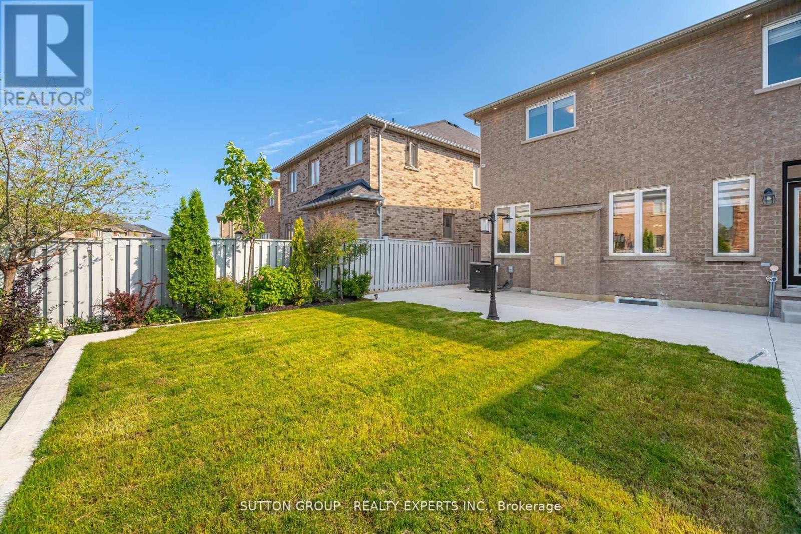 Upper - 5 Freedom Oaks Trail, Brampton, Ontario  L6P 3L1 - Photo 45 - W13086154