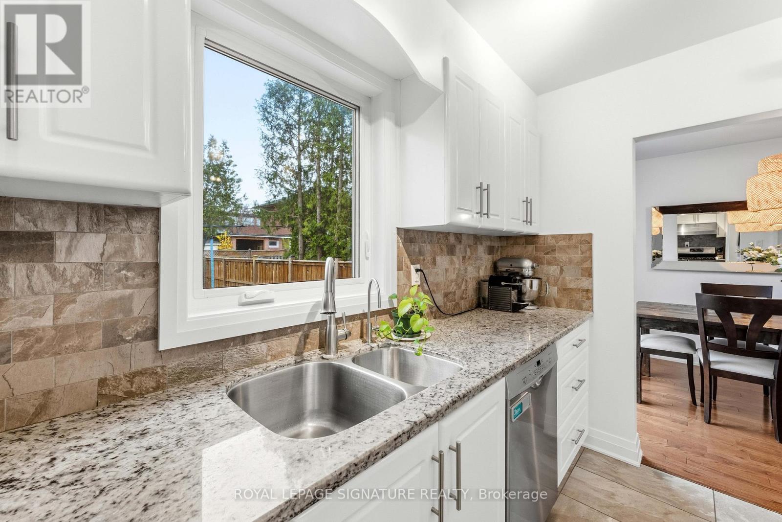 32 Althea Road, Toronto, Ontario  M6S 2P2 - Photo 16 - W13086208