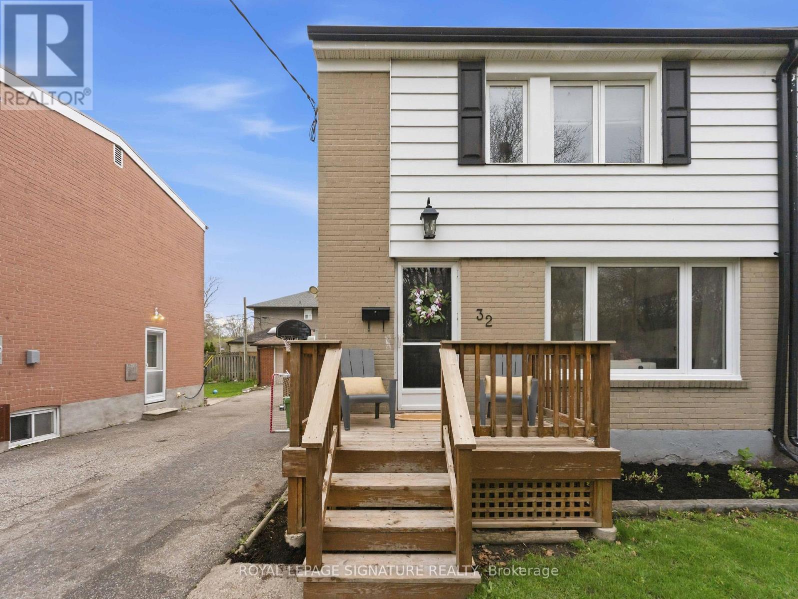 32 Althea Road, Toronto, Ontario  M6S 2P2 - Photo 2 - W13086208