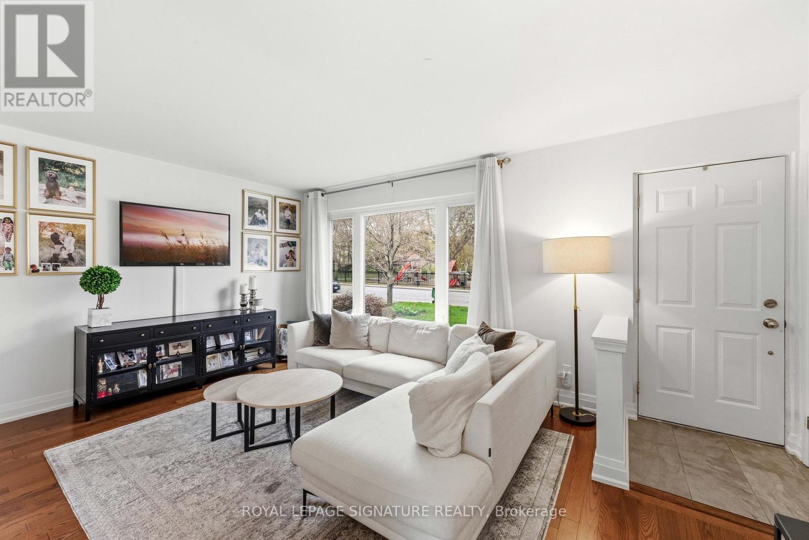 32 Althea Road, Toronto, Ontario  M6S 2P2 - Photo 4 - W13086208