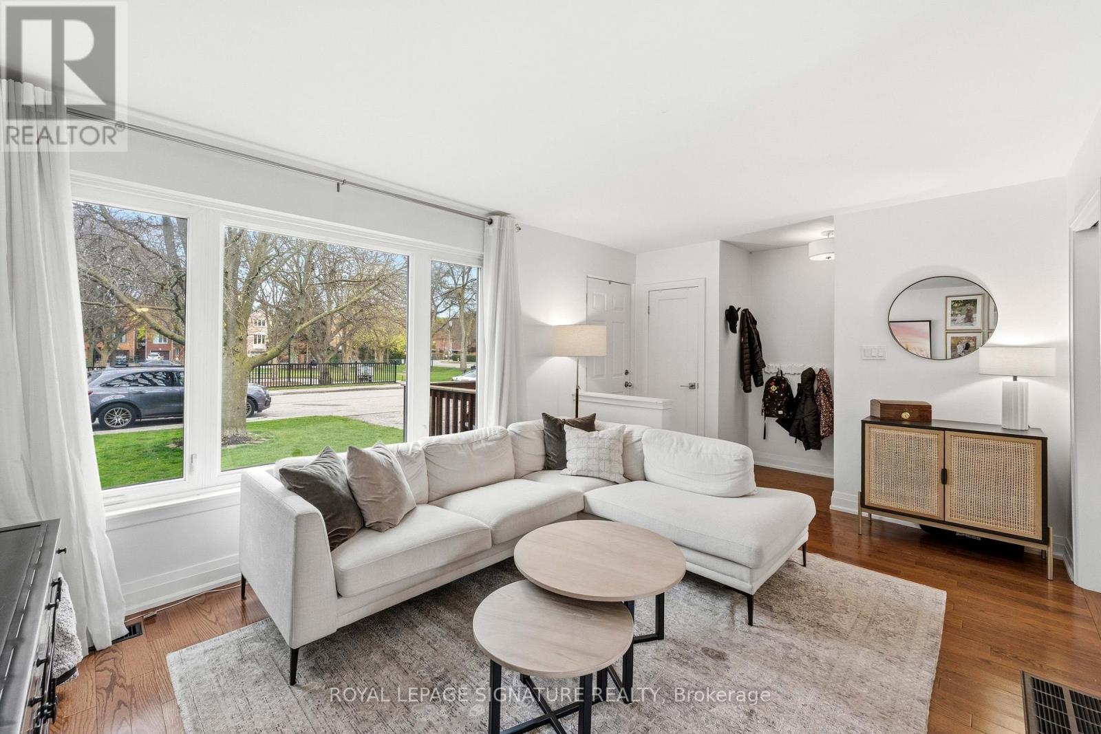 32 Althea Road, Toronto, Ontario  M6S 2P2 - Photo 7 - W13086208