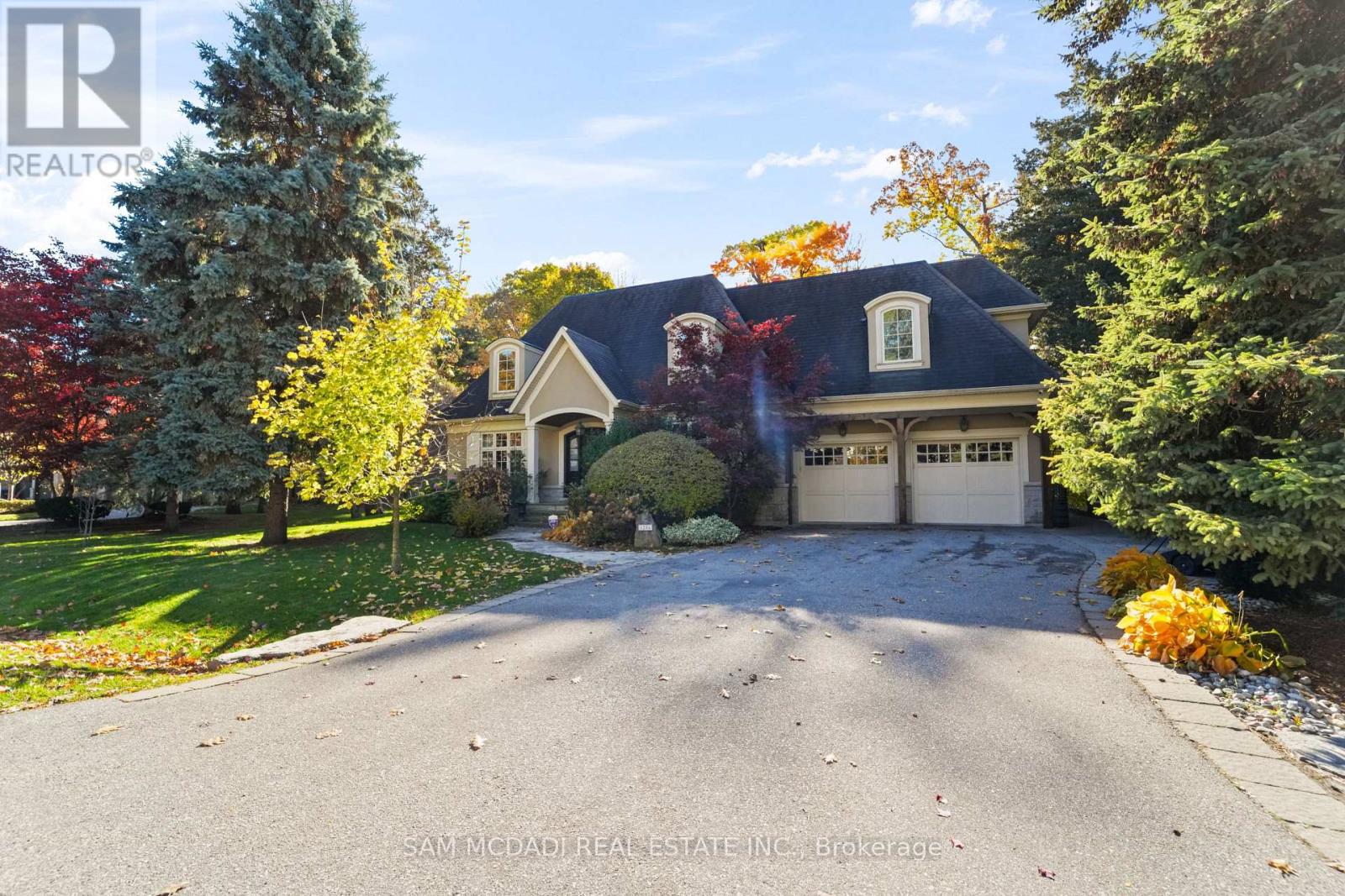 1286 Woodeden Drive, Mississauga, Ontario  L5H 2T6 - Photo 2 - W13086218