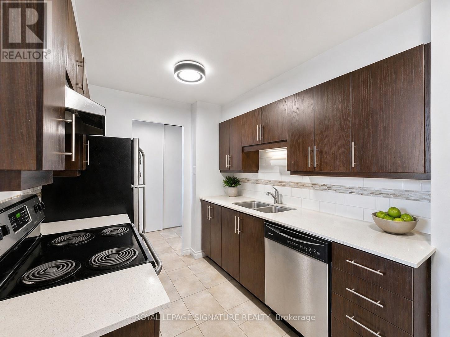 905 - 2825 Islington Avenue, Toronto, Ontario  M9L 2K1 - Photo 3 - W13086224