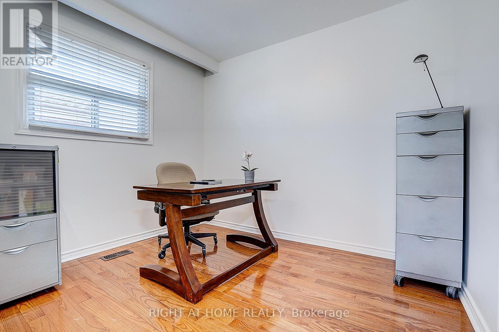 42 Franel Crescent, Toronto, Ontario  M9L 1B7 - Photo 12 - W13086228