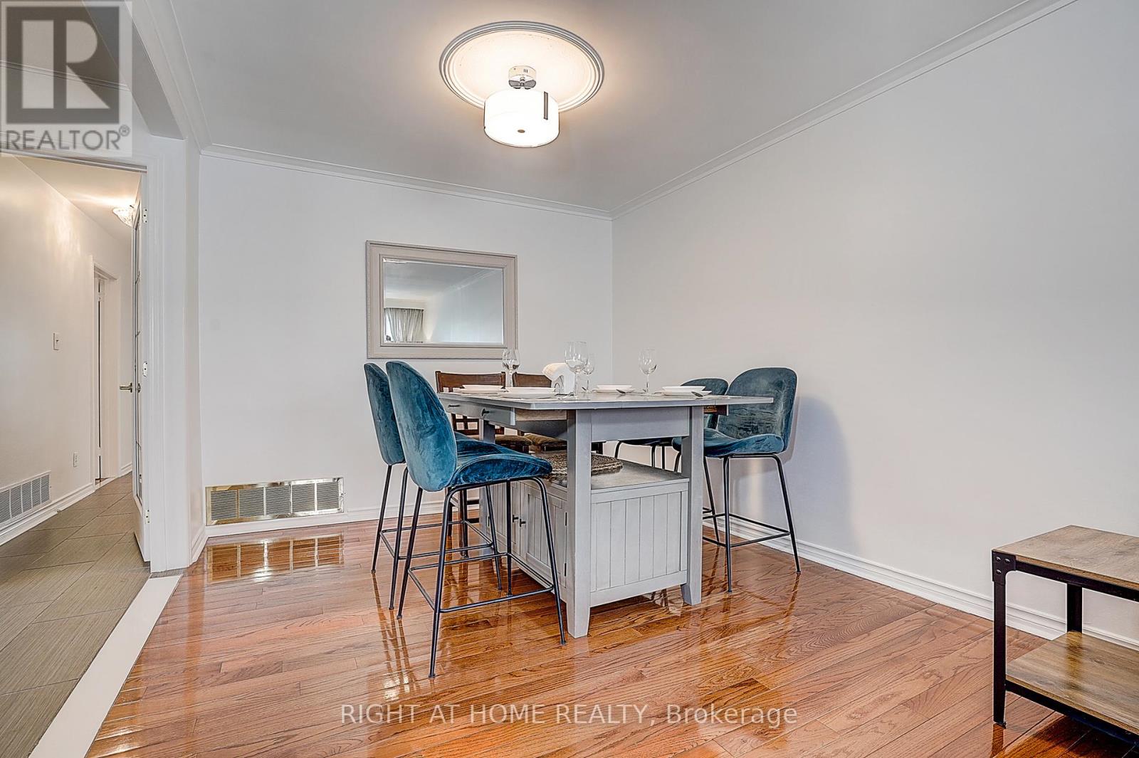 42 Franel Crescent, Toronto, Ontario  M9L 1B7 - Photo 15 - W13086228