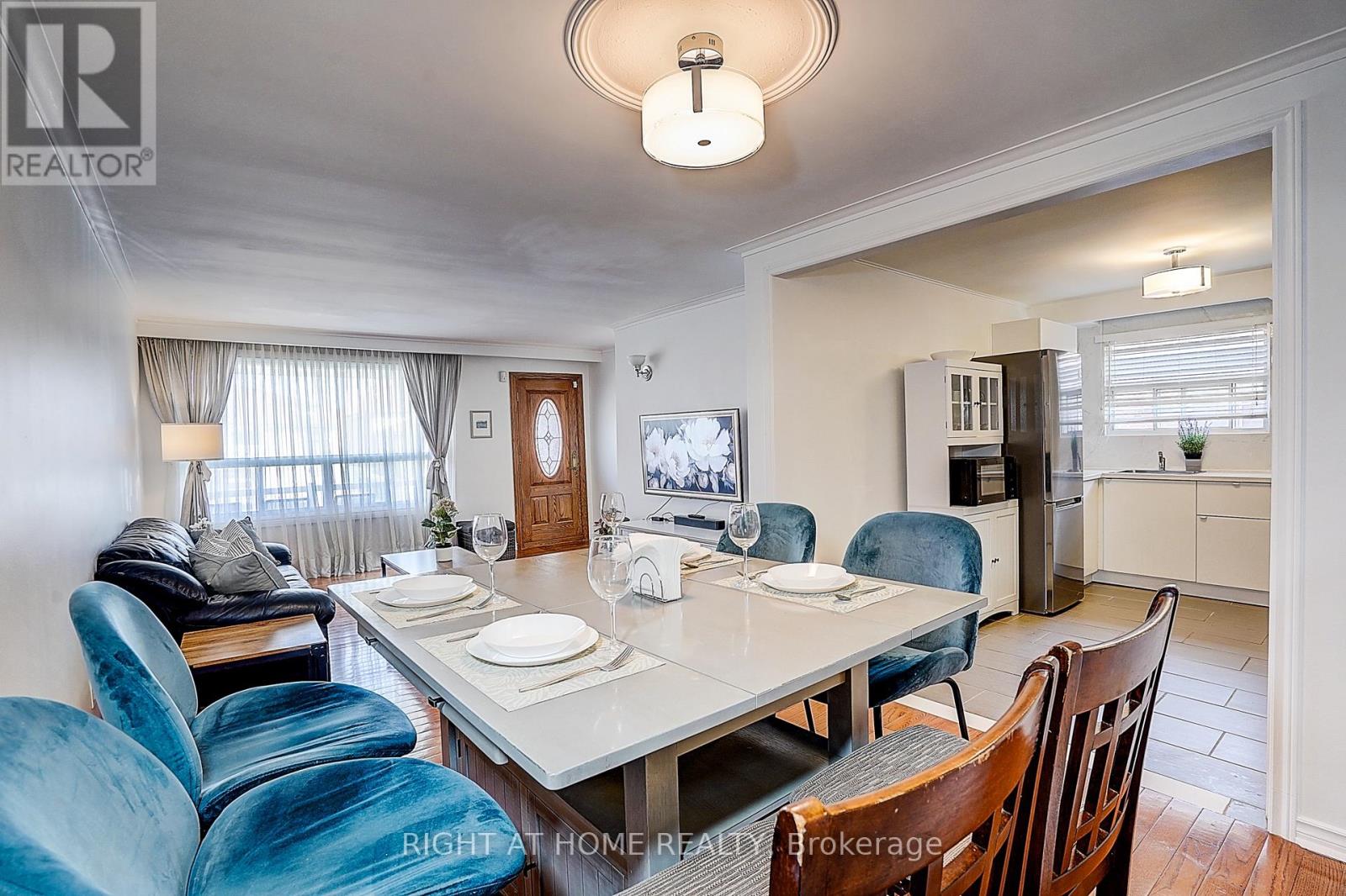 42 Franel Crescent, Toronto, Ontario  M9L 1B7 - Photo 16 - W13086228