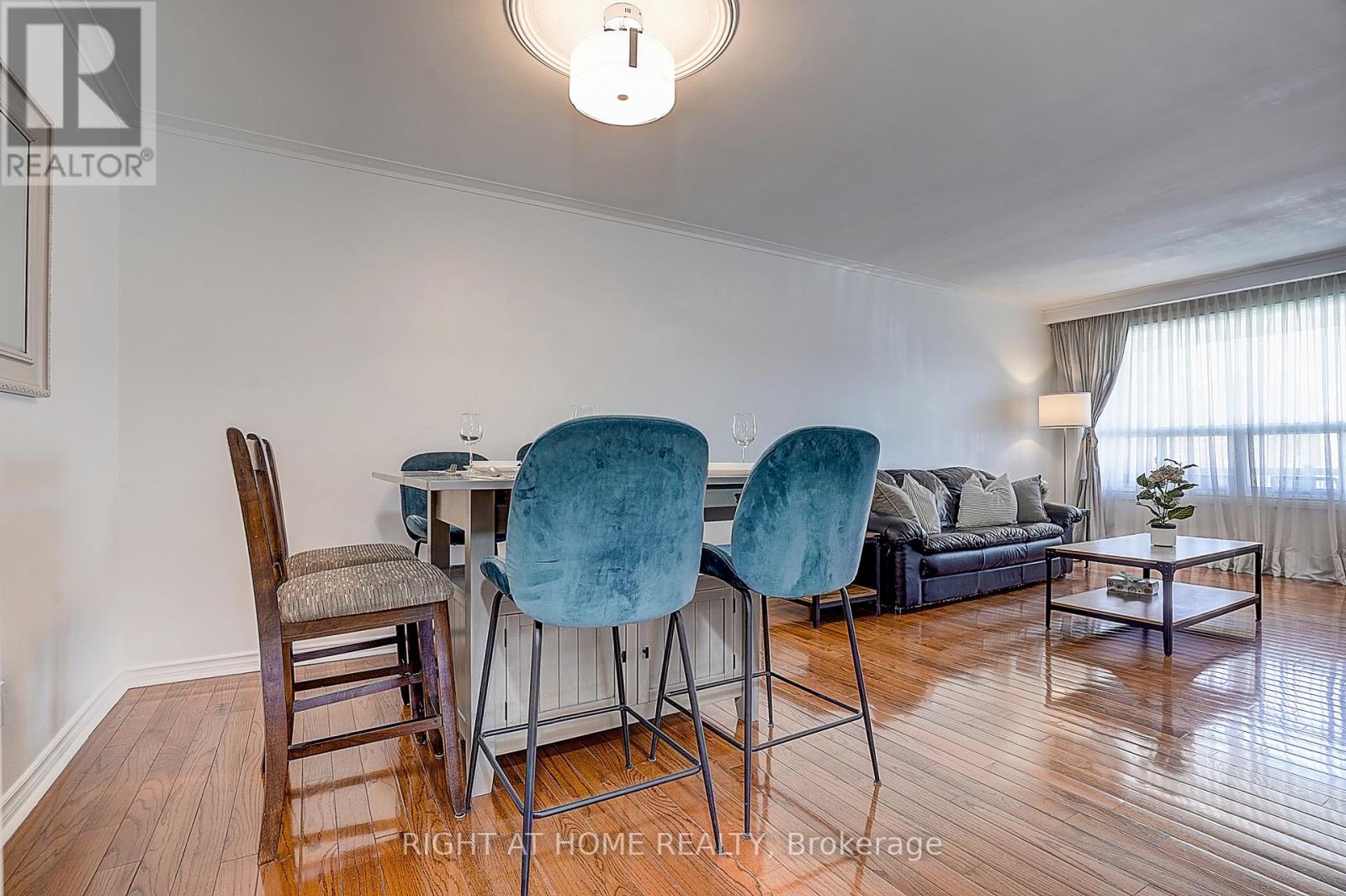42 Franel Crescent, Toronto, Ontario  M9L 1B7 - Photo 17 - W13086228