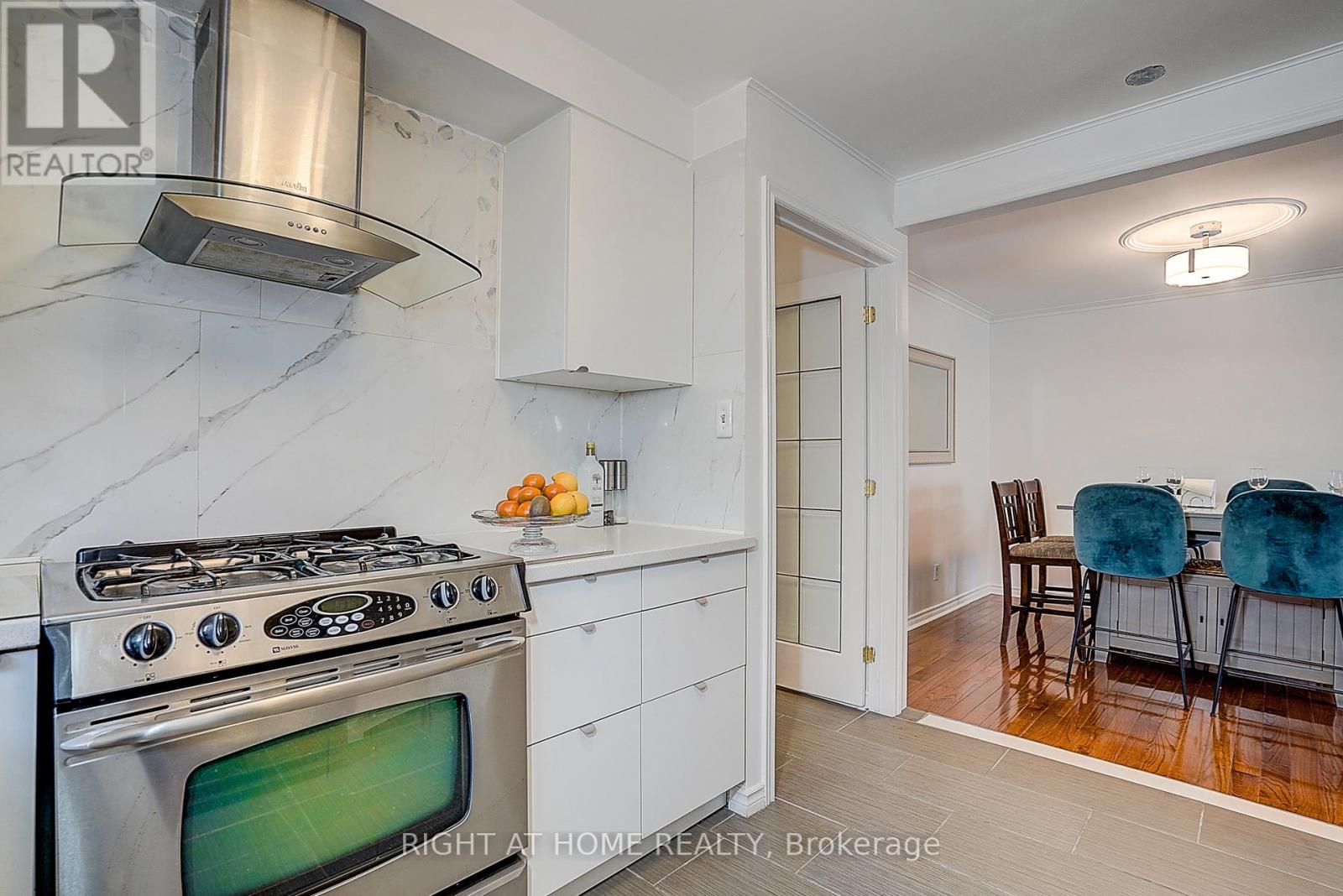 42 Franel Crescent, Toronto, Ontario  M9L 1B7 - Photo 18 - W13086228