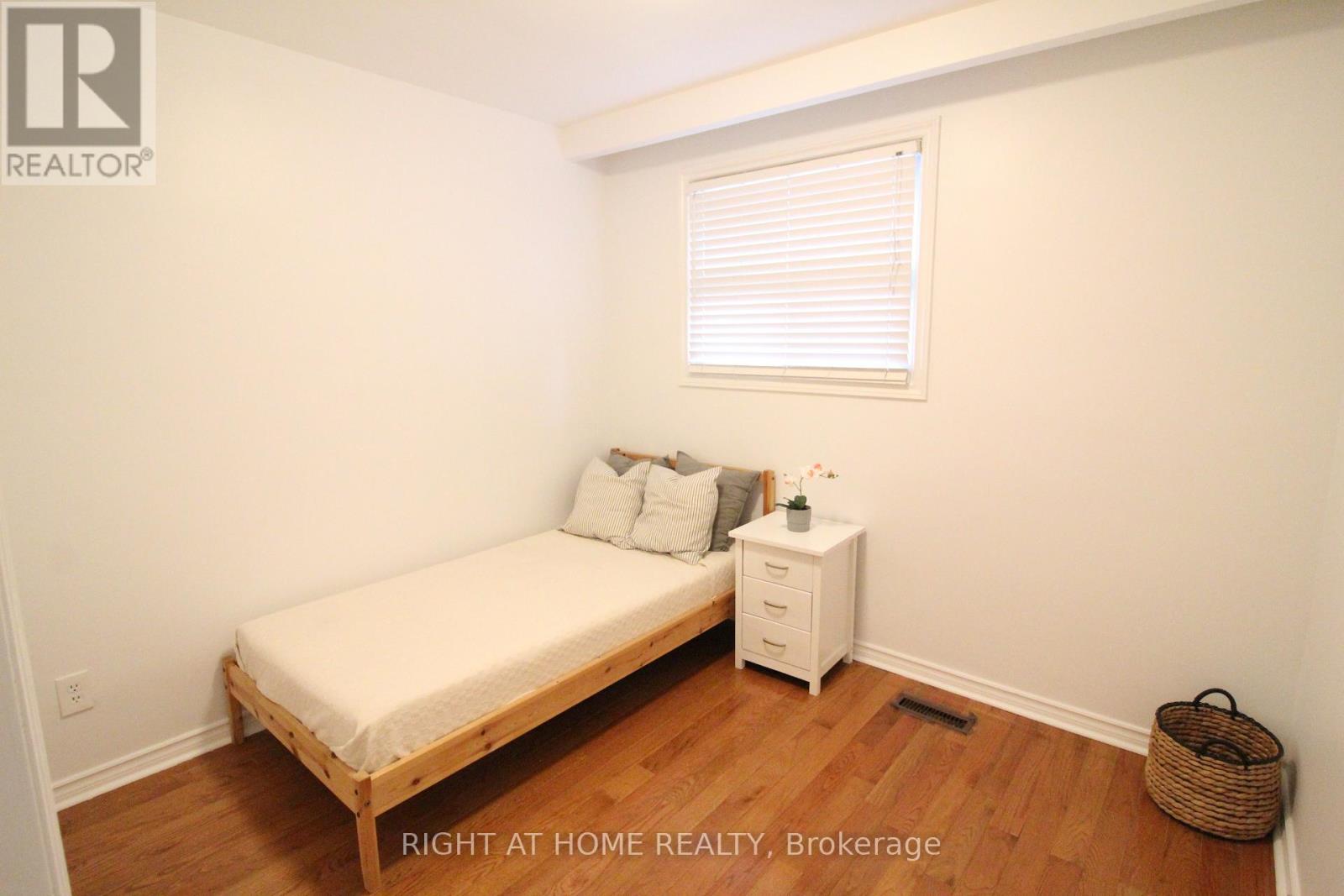 42 Franel Crescent, Toronto, Ontario  M9L 1B7 - Photo 30 - W13086228