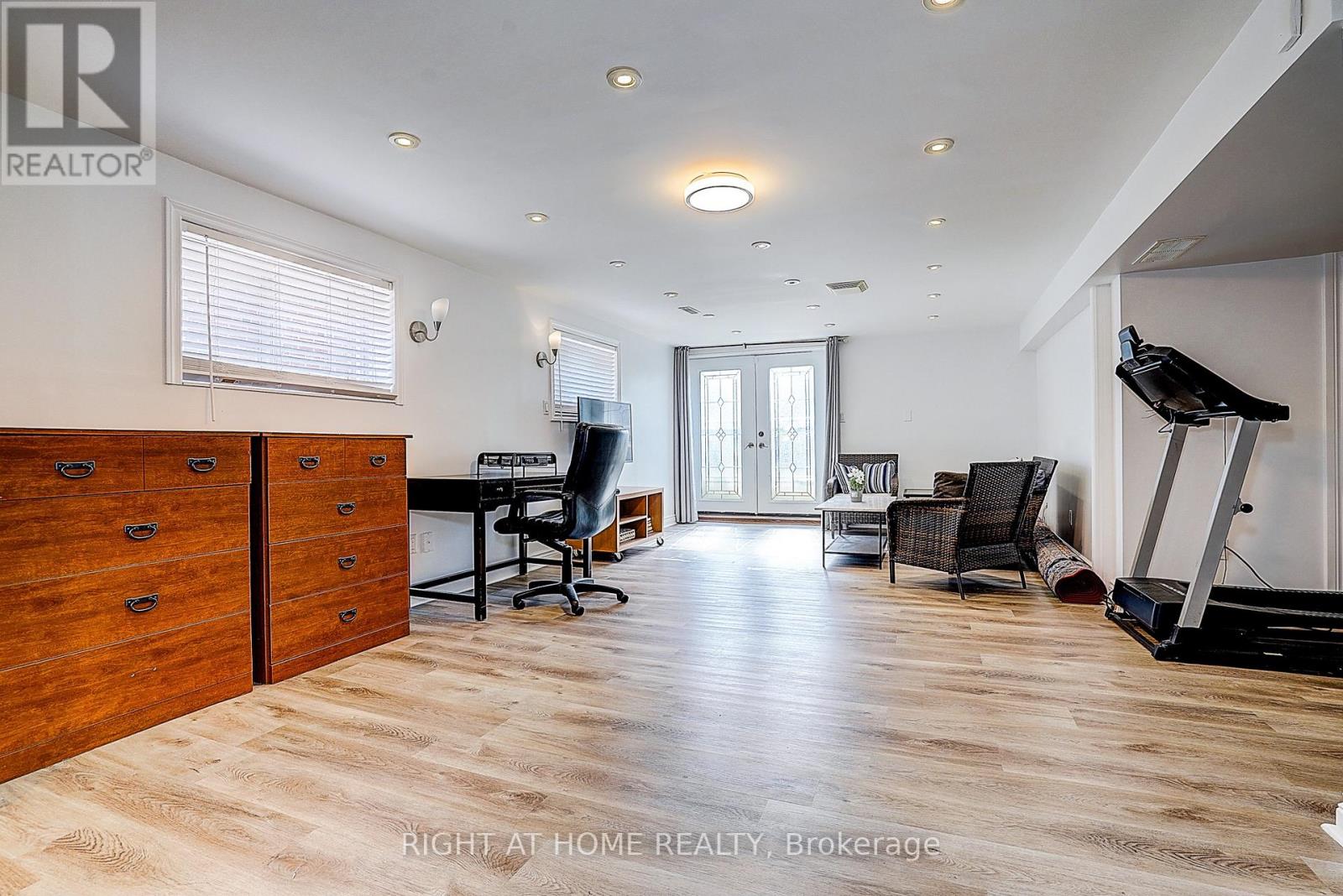 42 Franel Crescent, Toronto, Ontario  M9L 1B7 - Photo 42 - W13086228