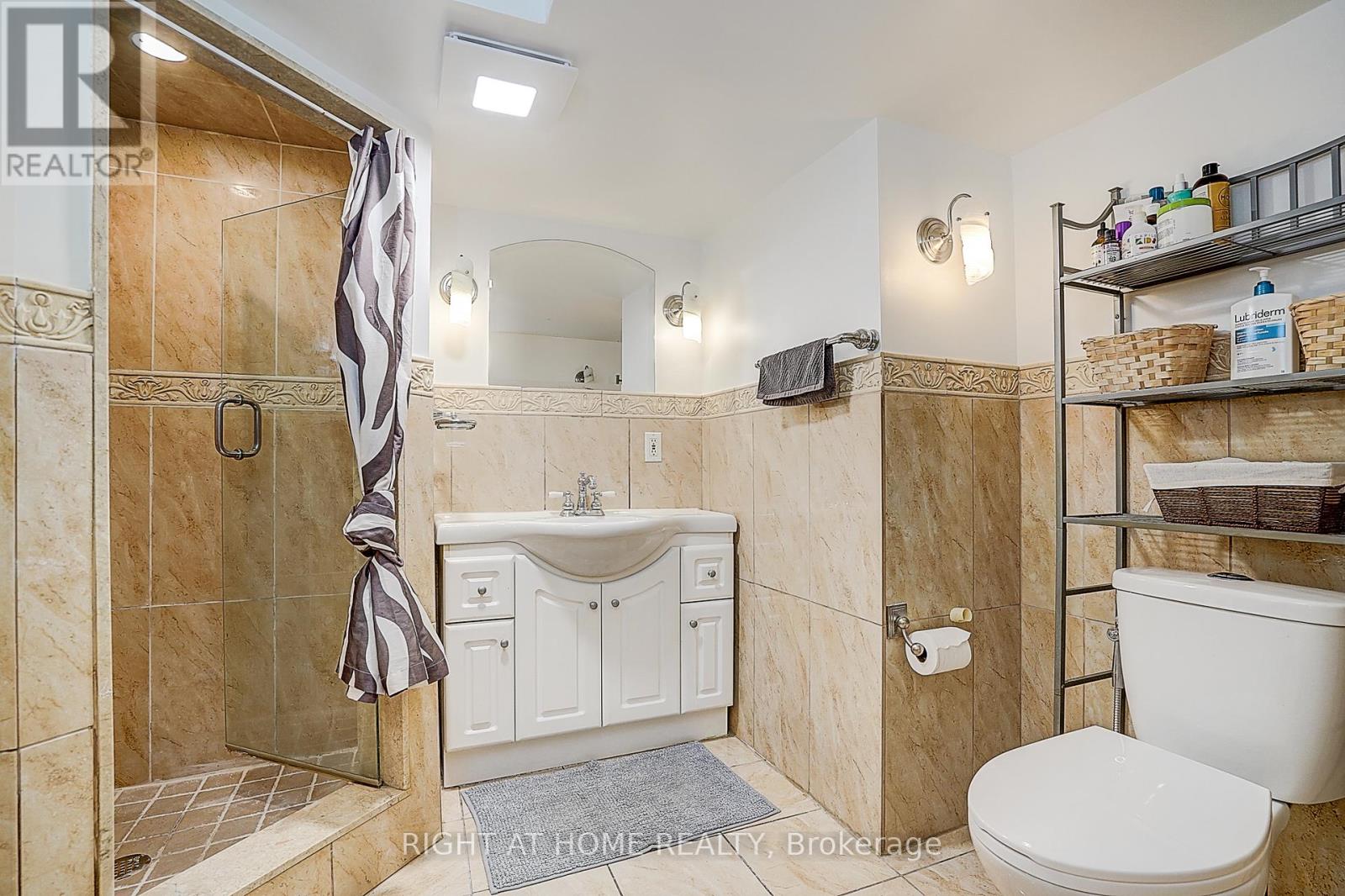 42 Franel Crescent, Toronto, Ontario  M9L 1B7 - Photo 43 - W13086228