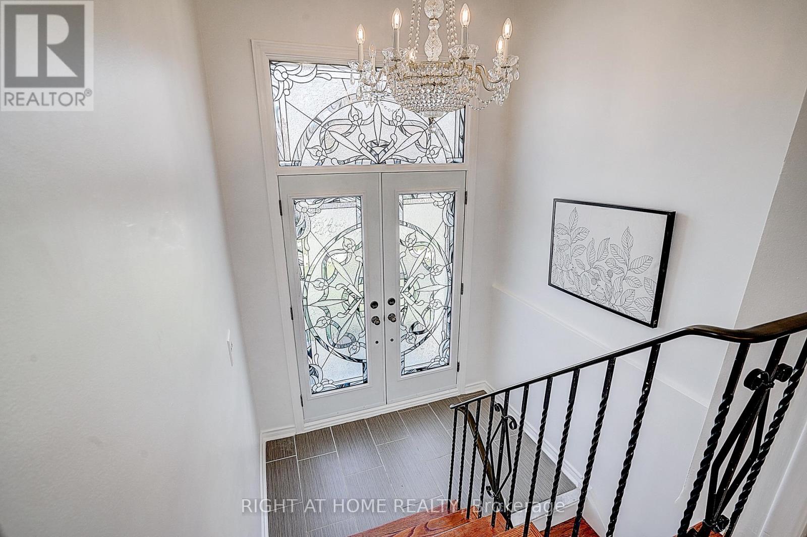 42 Franel Crescent, Toronto, Ontario  M9L 1B7 - Photo 5 - W13086228