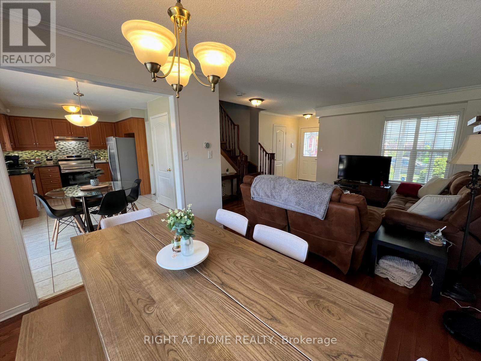 10 Charleswood Circle, Brampton, Ontario  L7A 1Z1 - Photo 12 - W13086260