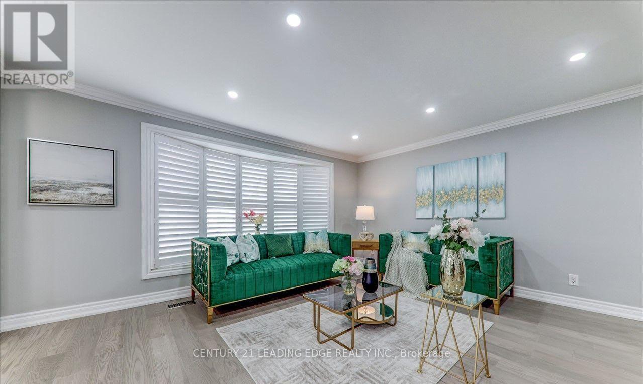 2b Horizon Crescent, Toronto, Ontario  M1T 2G3 - Photo 4 - E13081280