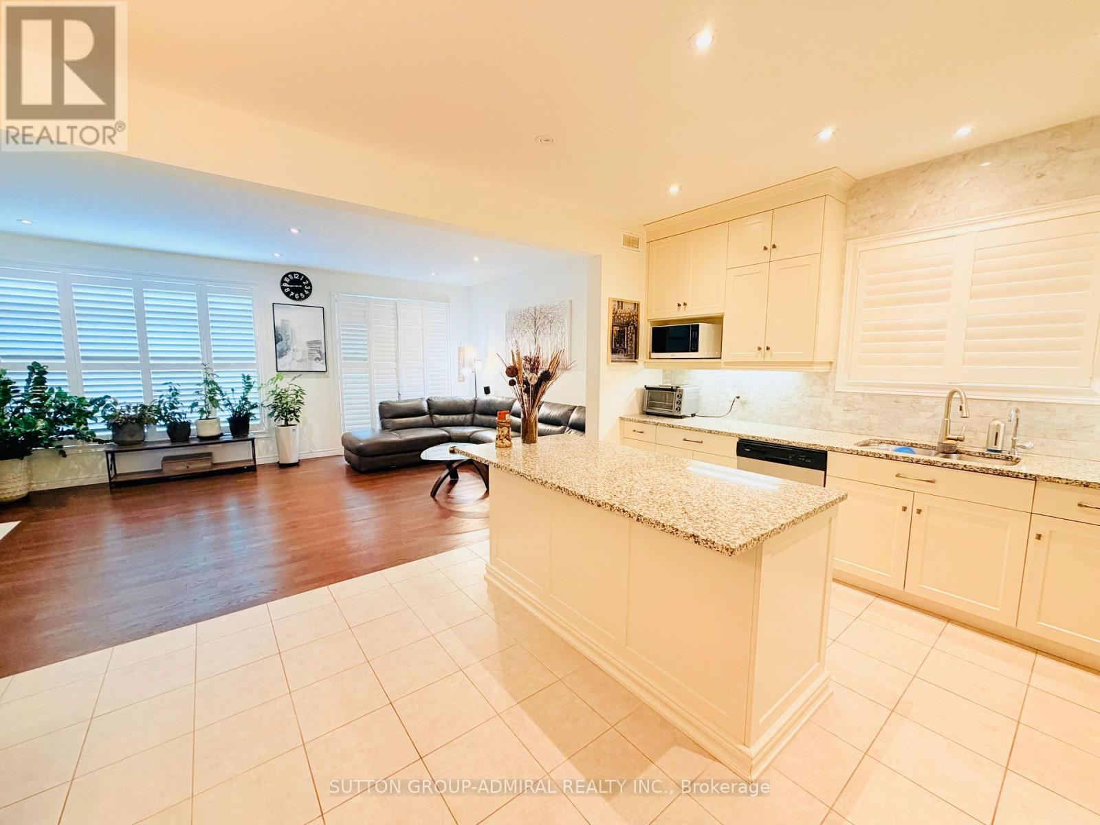 14 Crossbridge Avenue, Kitchener, Ontario  N2A 0J9 - Photo 5 - X13086152
