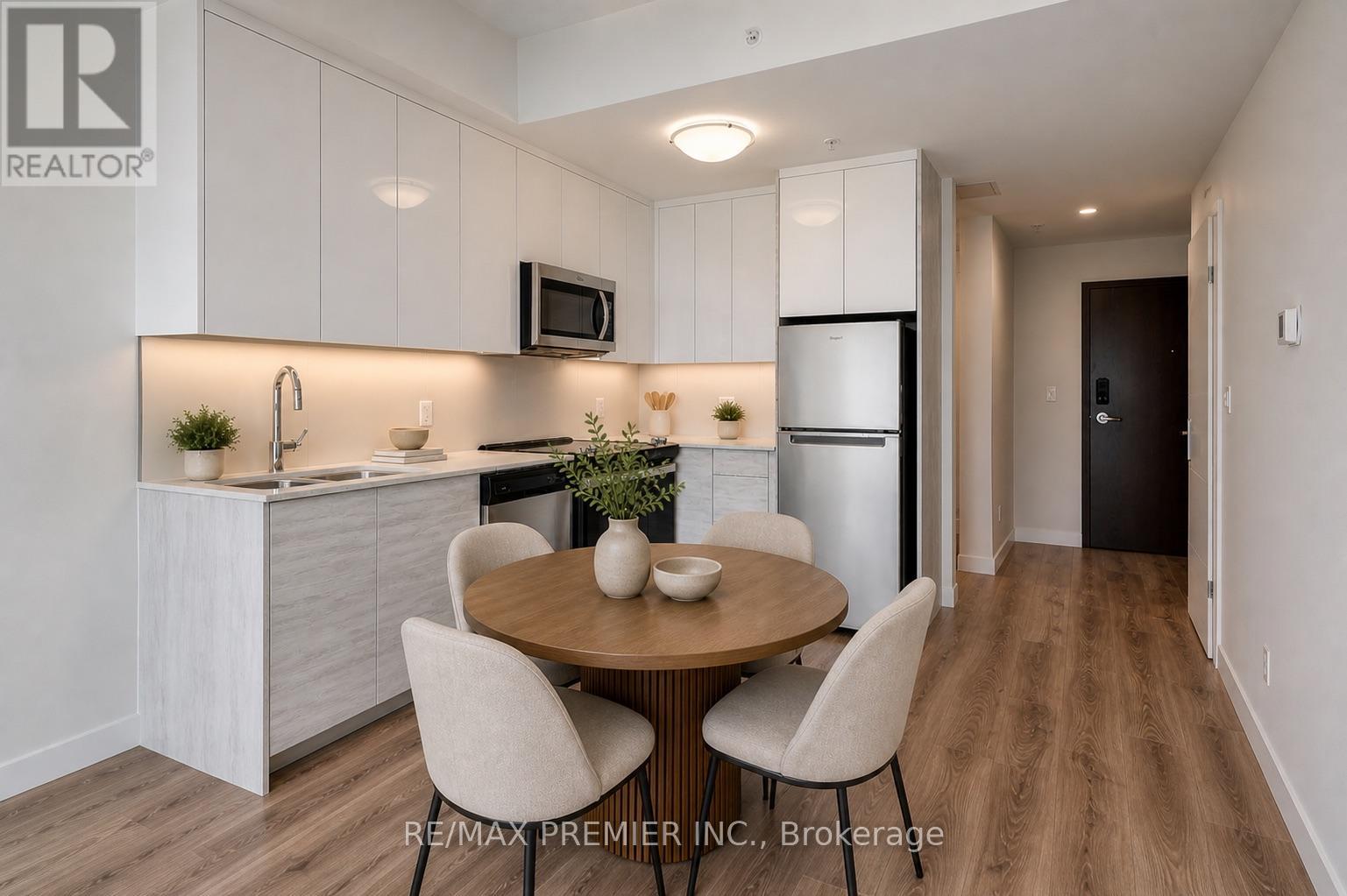 402 - 60 Frederick Street, Kitchener, Ontario  N2H 0C7 - Photo 4 - X13086204