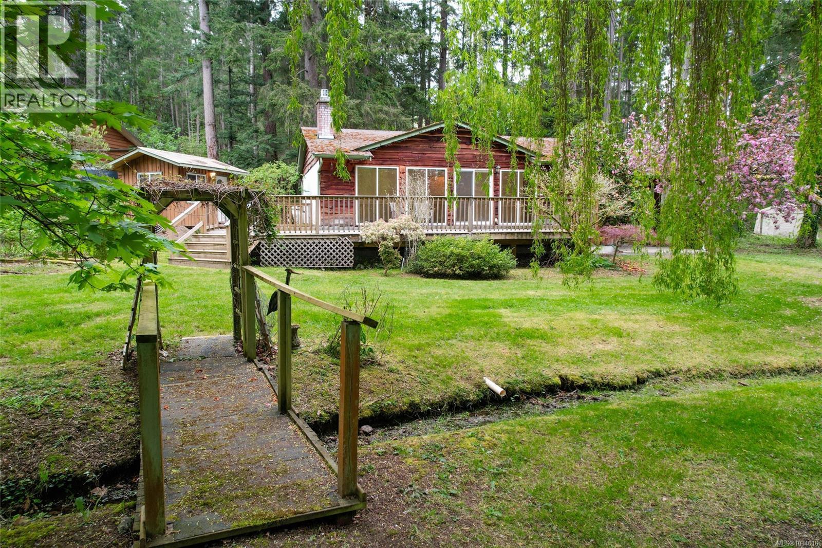2420 Spring Beach Dr, Gabriola Island, British Columbia