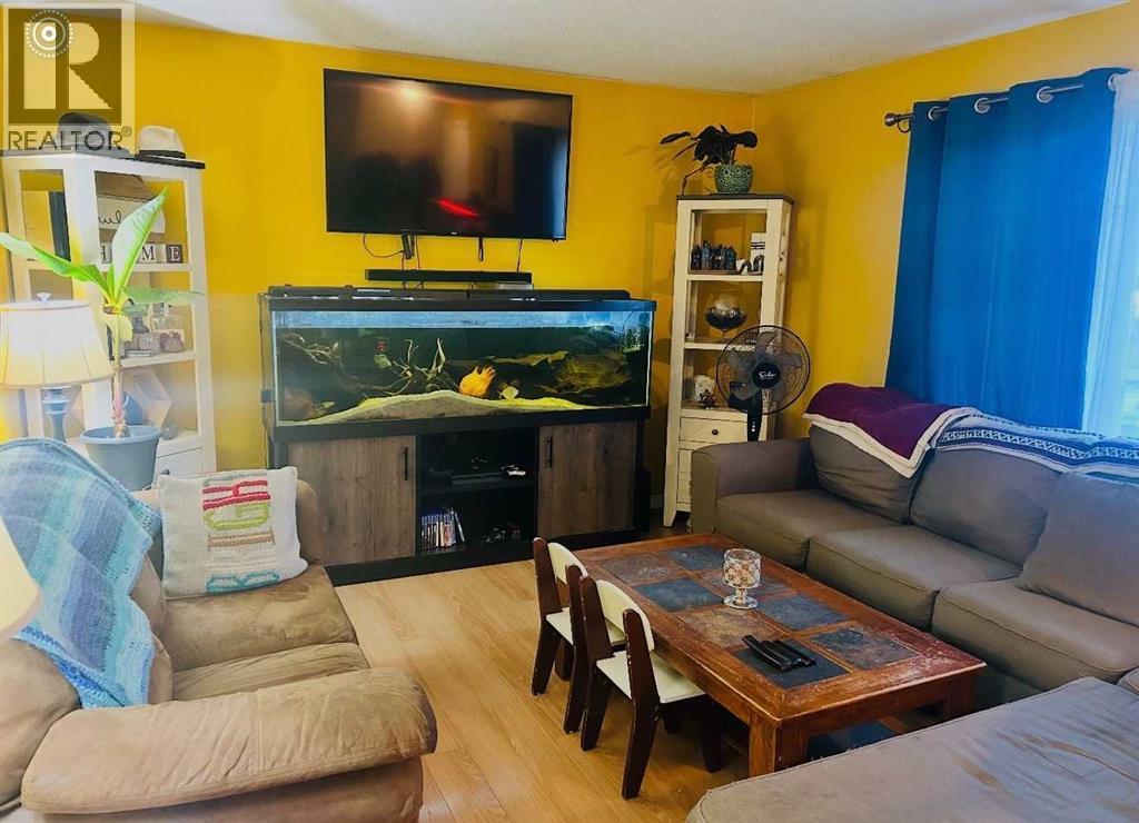 10311 106 Avenue, High Level, Alberta  T0H 1Z0 - Photo 4 - A2307916