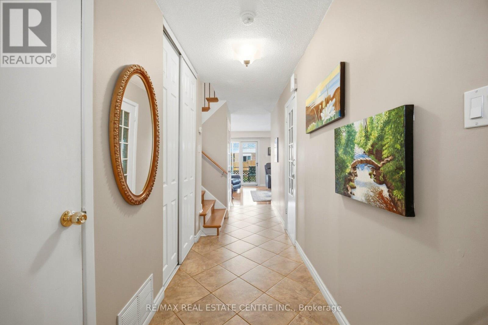 94 Blackthorn Lane, Brampton, Ontario  L6V 3K8 - Photo 5 - W13085318