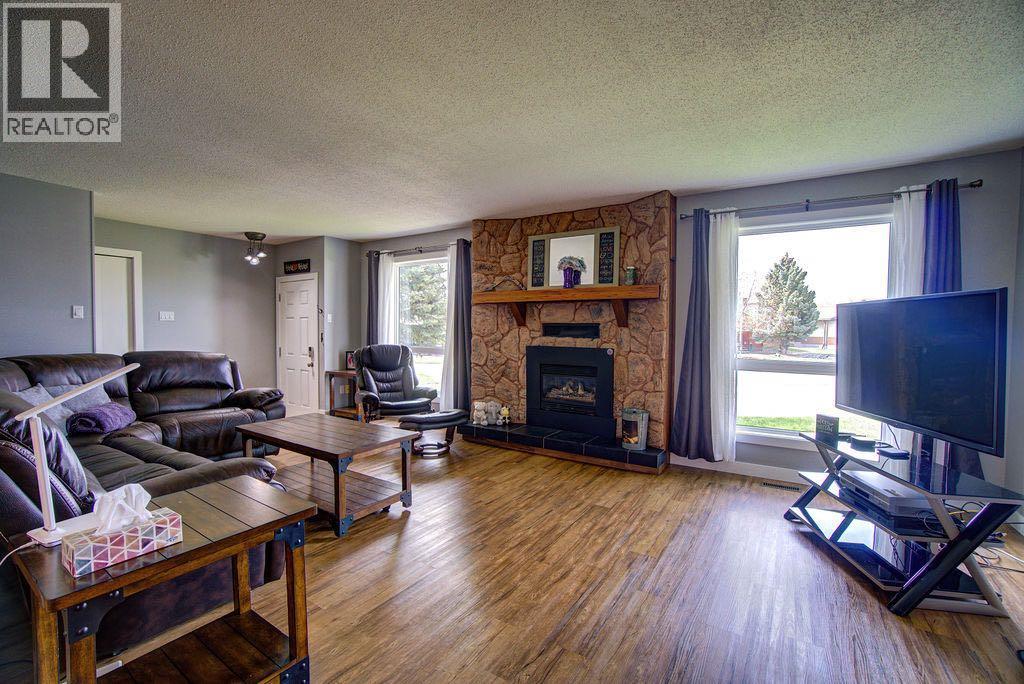 5338 5 Street W, Claresholm, Alberta  T0L 0T0 - Photo 4 - A2300430