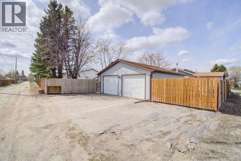5338 5 Street W, Claresholm, Alberta  T0L 0T0 - Photo 45 - A2300430