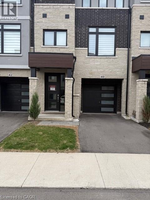 40 CAPSTONE Lane, Hamilton, Ontario