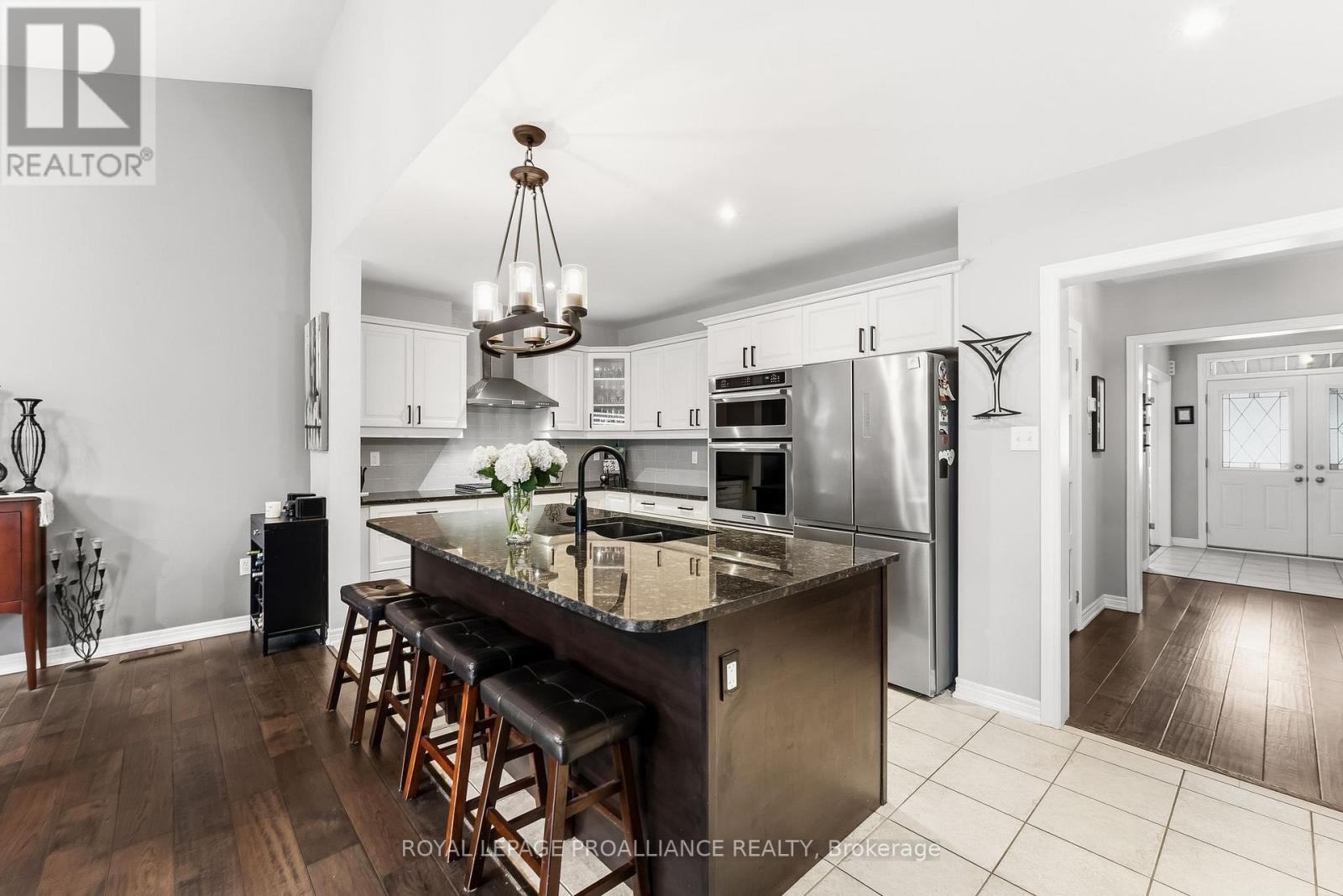 96 White Drive, Port Hope, Ontario  L1A 0B6 - Photo 11 - X13086438