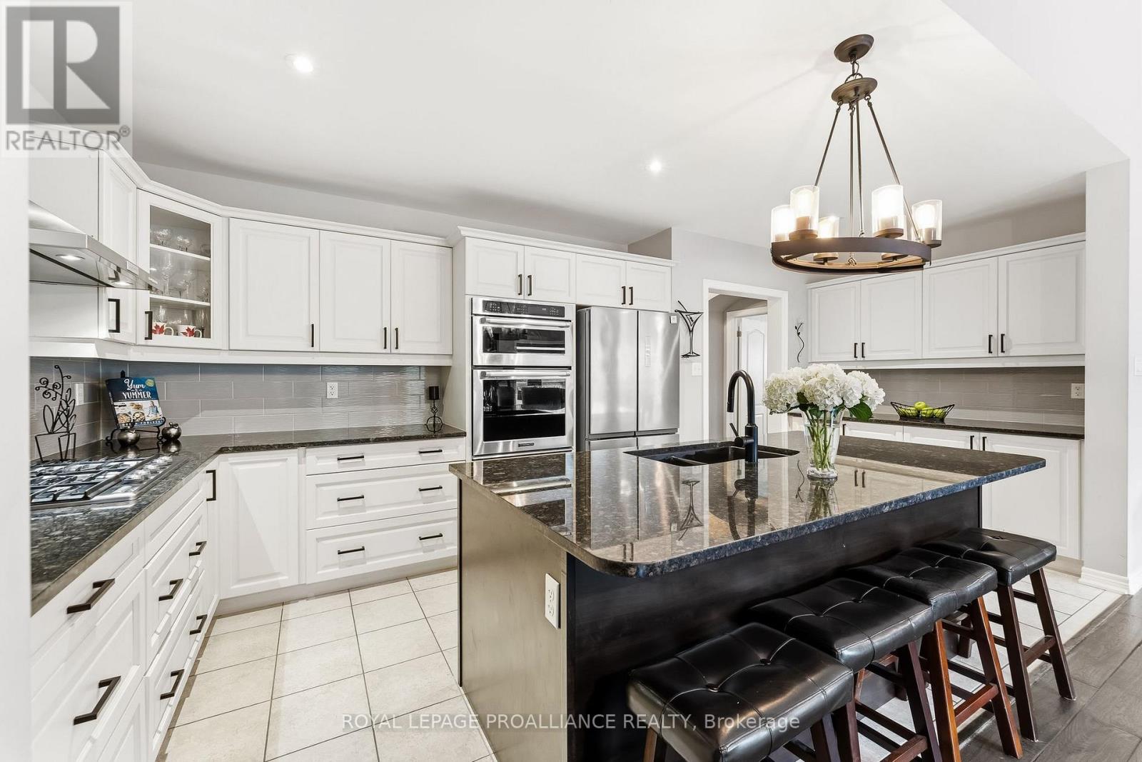 96 White Drive, Port Hope, Ontario  L1A 0B6 - Photo 13 - X13086438