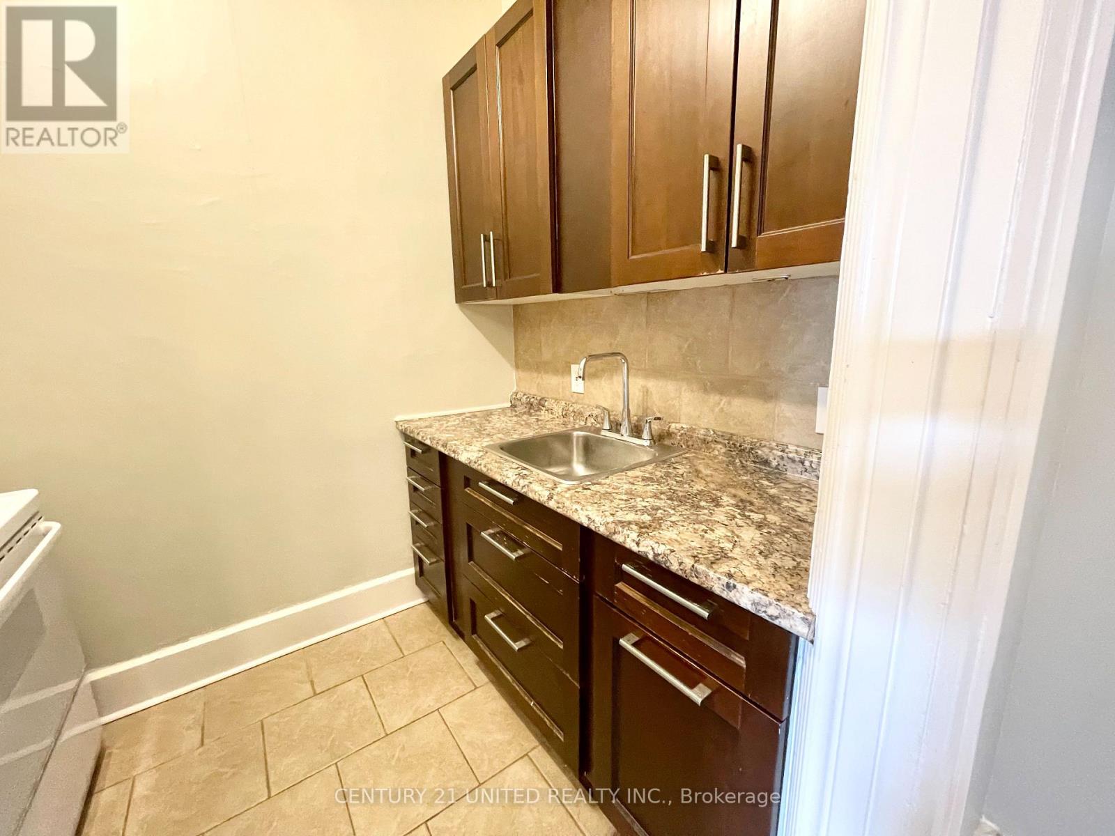 6 - 172.5 Hunter Street W, Peterborough, Ontario  K9H 2L2 - Photo 4 - X13086596