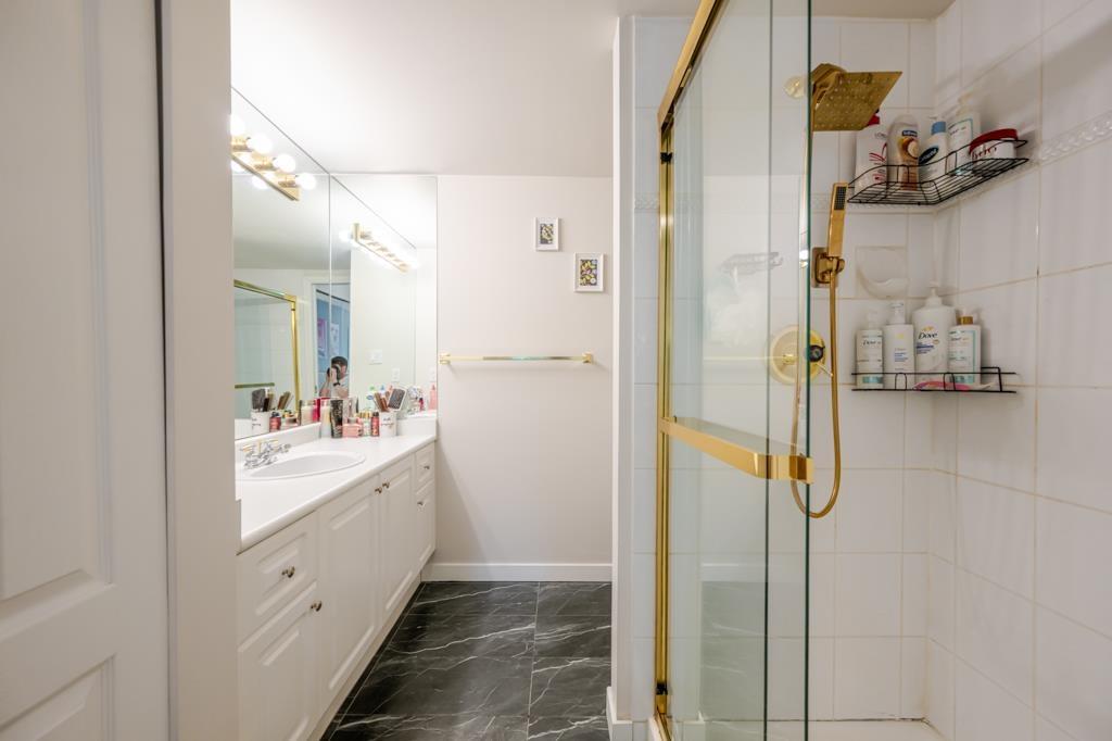 201 15150 108 Avenue, Surrey, British Columbia  V3R 0V1 - Photo 14 - R3118503