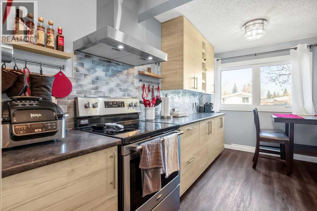 4, 51 Big Hill Way Se, Airdrie, Alberta  T4A 1M7 - Photo 2 - A2308225