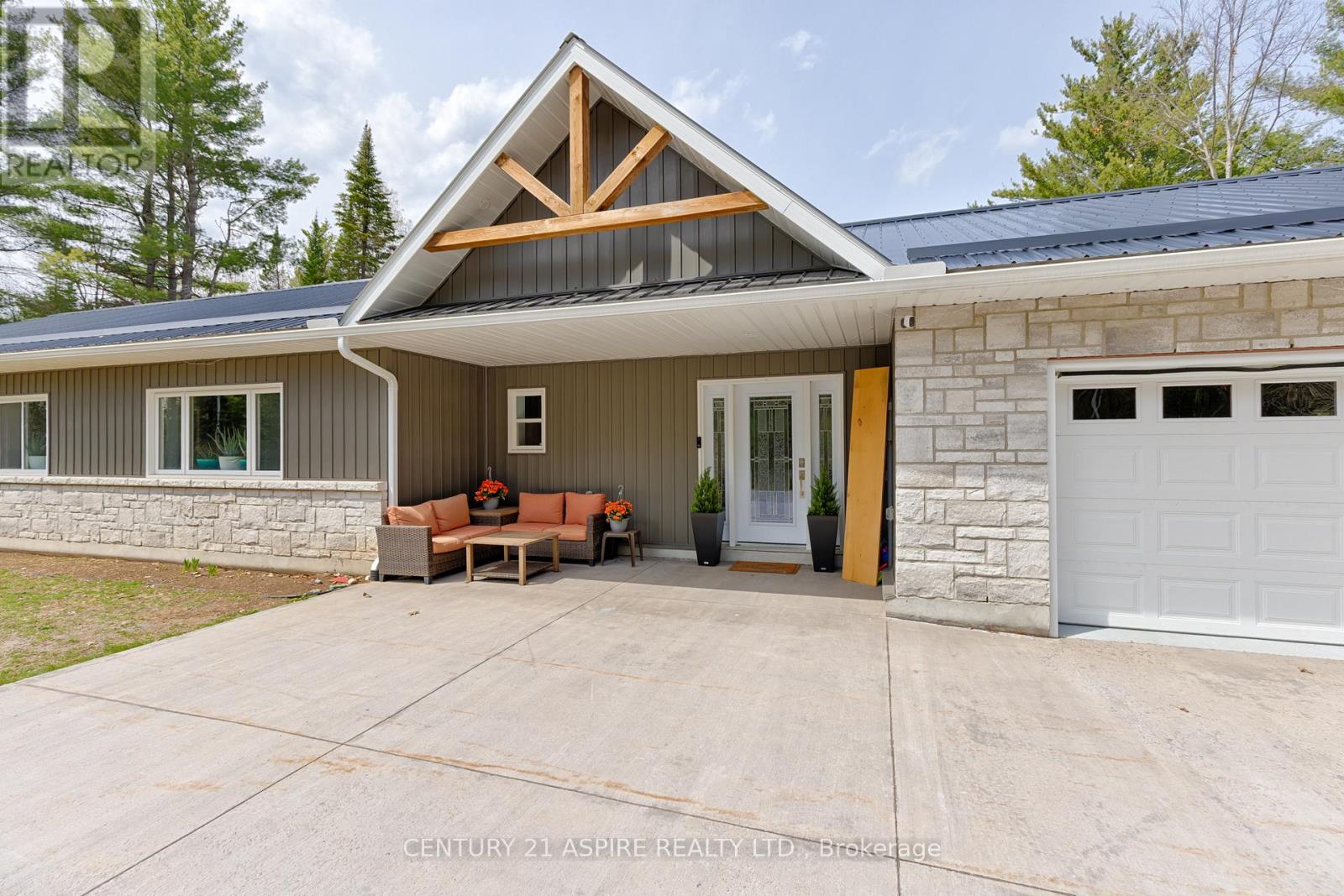544 Marsh Road, North Algona Wilberforce, Ontario  K8A 6W4 - Photo 5 - X13086346