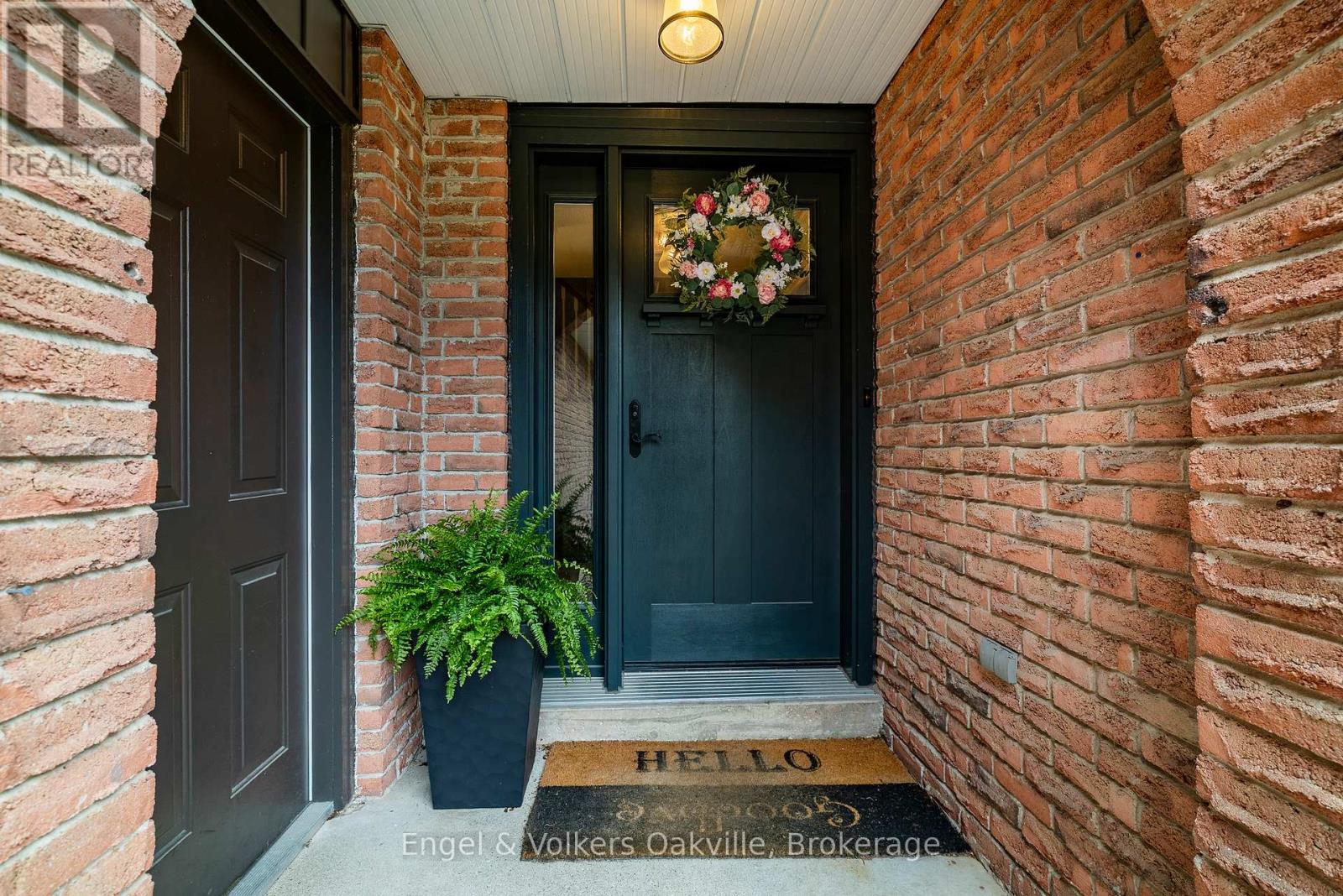 1375 Falgarwood Drive, Oakville, Ontario  L6H 2P4 - Photo 2 - W13086296