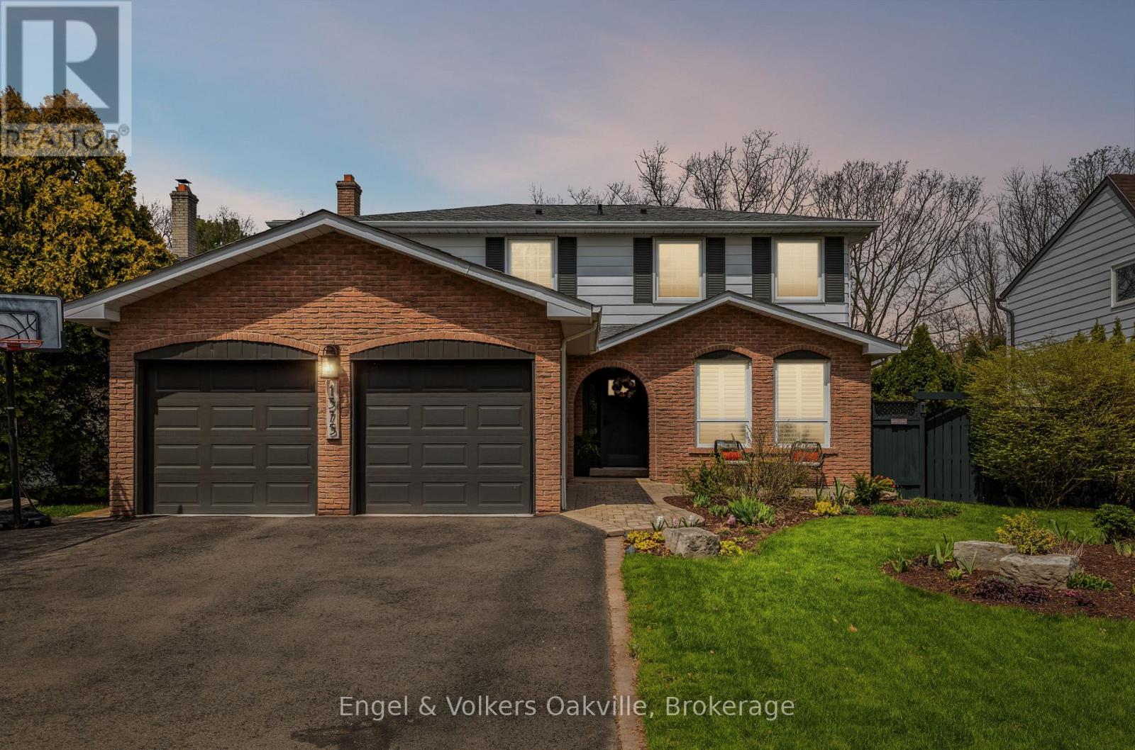 1375 Falgarwood Drive, Oakville, Ontario  L6H 2P4 - Photo 4 - W13086296