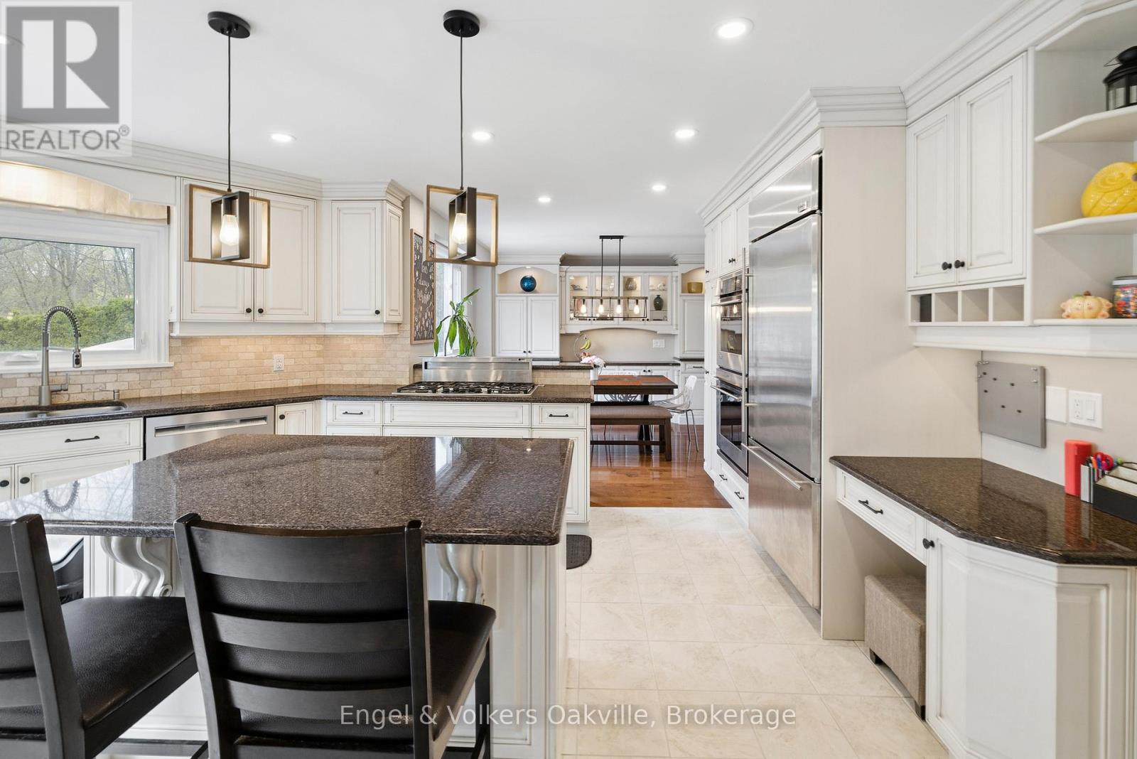 1375 Falgarwood Drive, Oakville, Ontario  L6H 2P4 - Photo 8 - W13086296