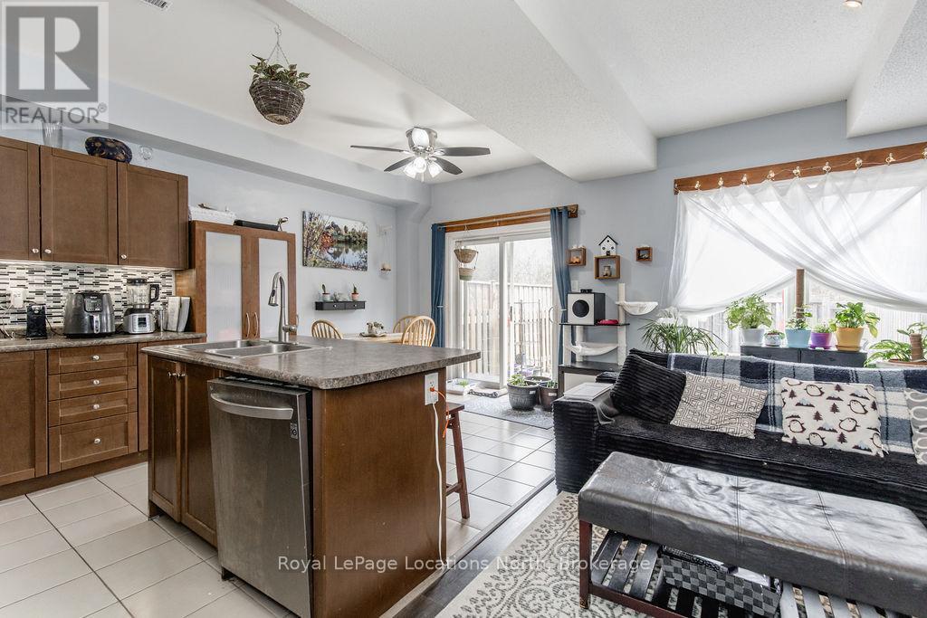 16 Arcadia Road, Wasaga Beach, Ontario  L9Z 3C7 - Photo 4 - S13086610
