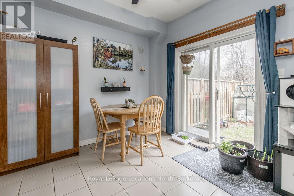 16 Arcadia Road, Wasaga Beach, Ontario  L9Z 3C7 - Photo 9 - S13086610